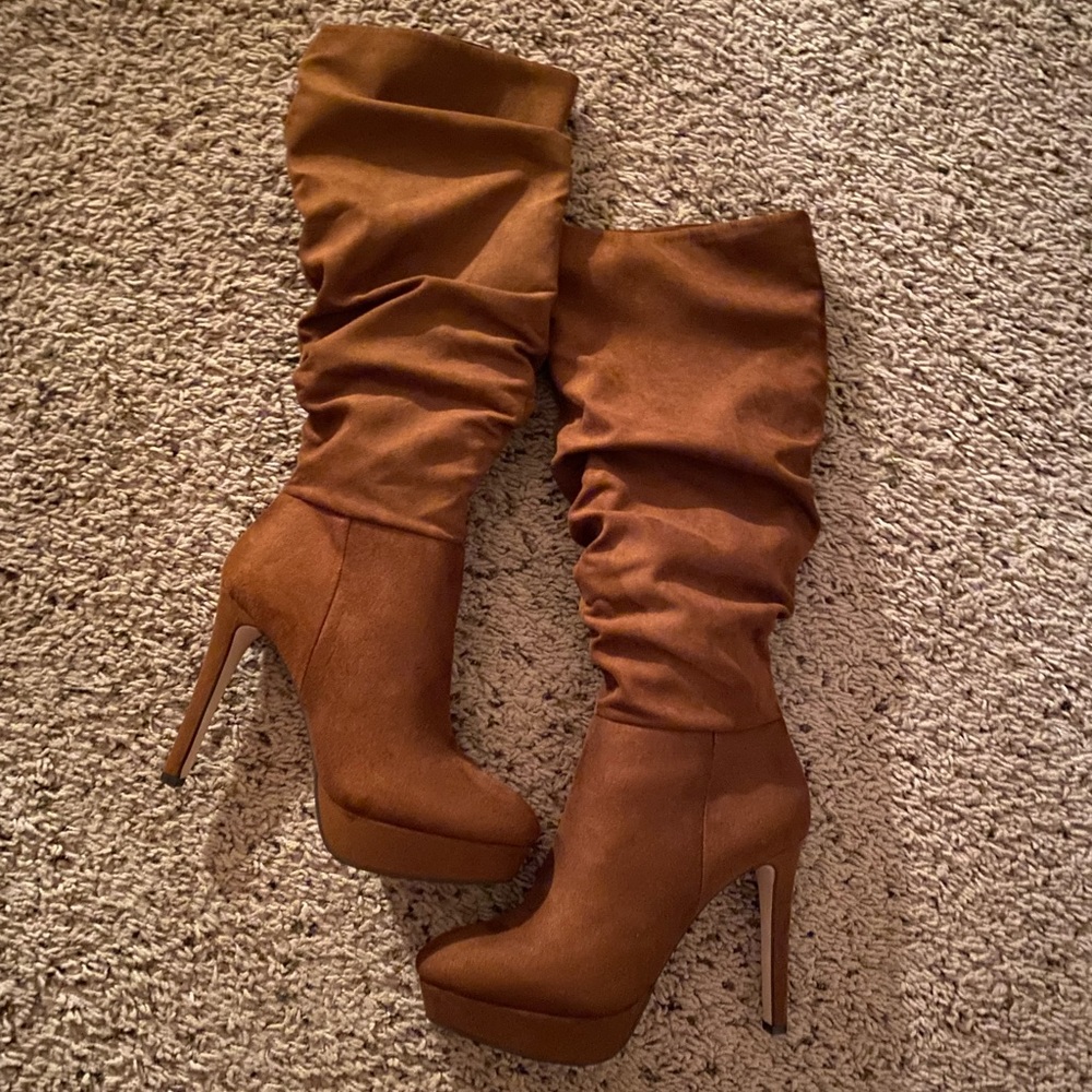 NWOT Jessica Simpson brown suede heeled boot